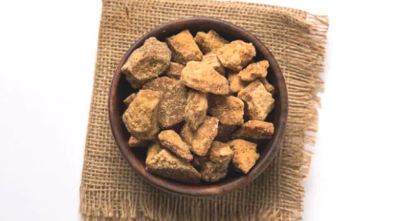 മറയൂർ ശർക്കരയ്ക്ക് ഭൗമസൂചിക പദവി; ഇനി വ്യാജൻ ശർക്കര പുറത്താകും മറയൂർ ശർക്കരയ്ക്ക് ഭൗമസൂചിക പദവി; ഇനി വ്യാജൻ ശർക്കര പുറത്താകും