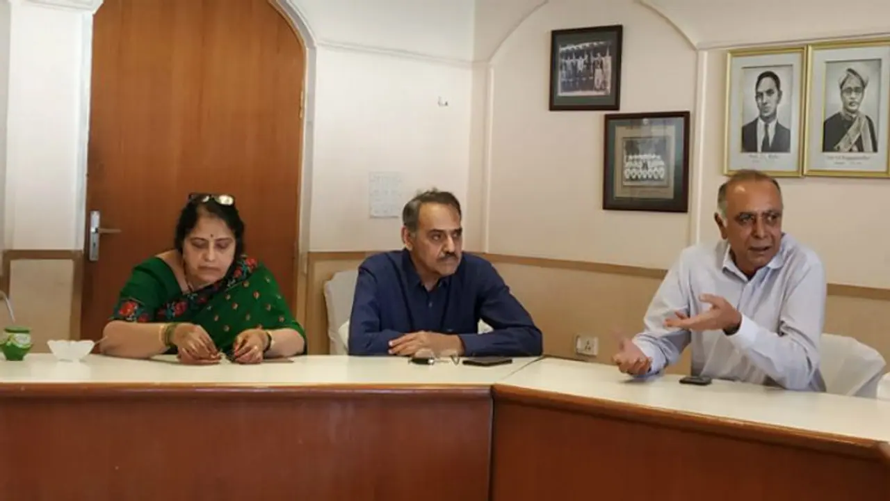 Googly Swing Search Project: BS Chandrasekhar, GR Viswanath to coach Karnataka’s underprivileged schoolchildren Googly Swing Search Project: BS Chandrasekhar, GR Viswanath to coach Karnataka’s underprivileged schoolchildren