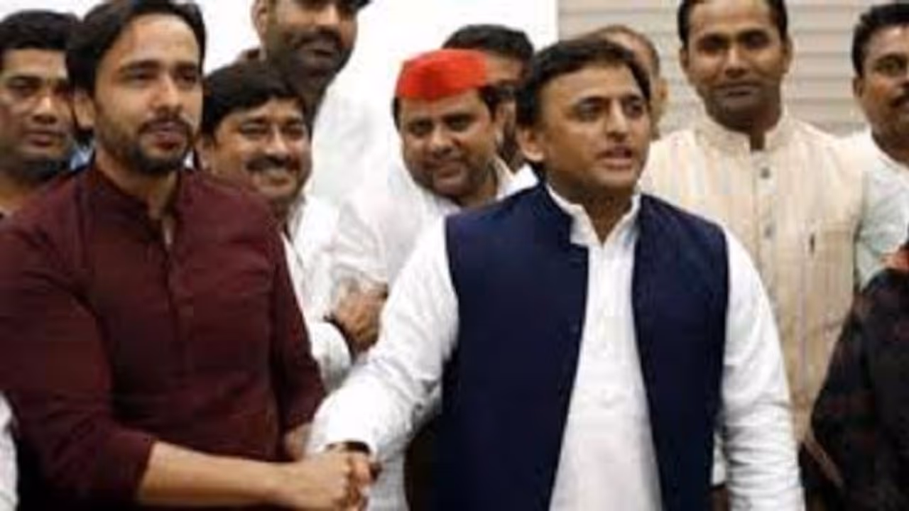 तो मथुरा में कैराना का फार्मूला अपनाएगी सपा, माया की अनुमति का इंतजार