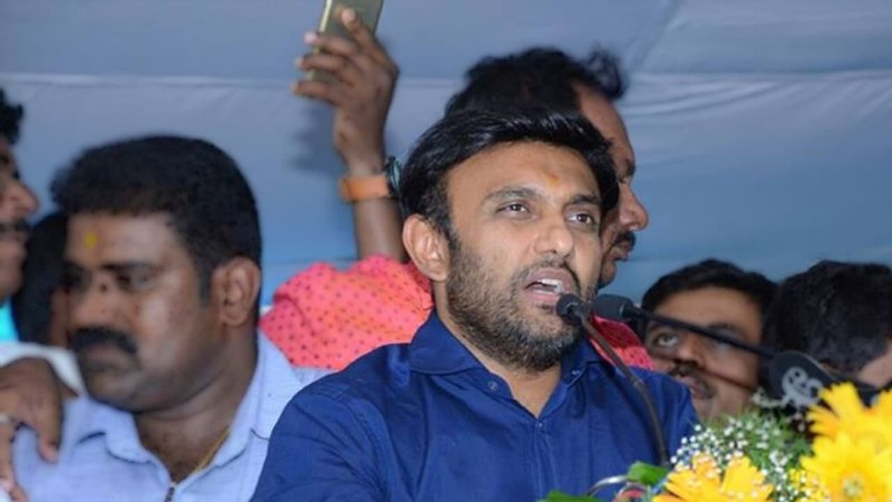 200ಕ್ಕೂ ಹೆಚ್ಚು ಸುಧಾಕರ್ ಬೆಂಬಲಿಗರ ಅಮಾನತು ರದ್ದು 200ಕ್ಕೂ ಹೆಚ್ಚು ಸುಧಾಕರ್ ಬೆಂಬಲಿಗರ ಅಮಾನತು ರದ್ದು