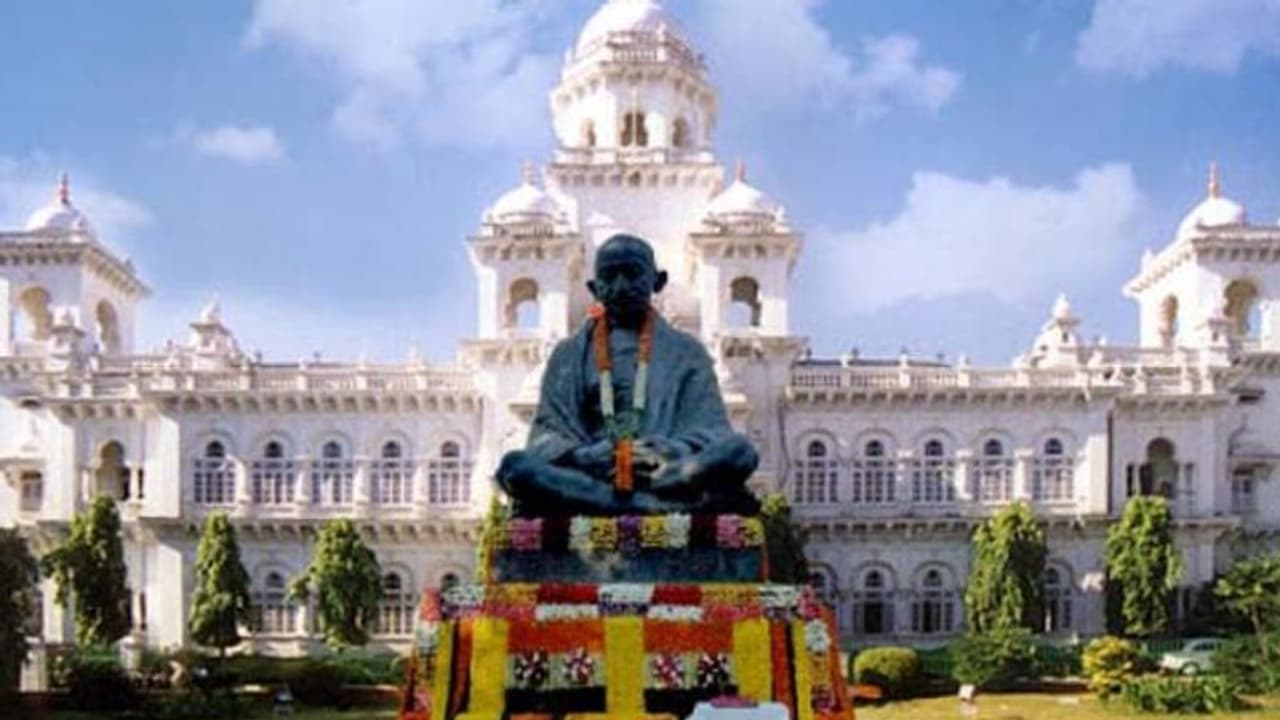 తొలి రోజు అసెంబ్లీకి డుమ్మా కొట్టిన ఎమ్మెల్యేలు వీరే తొలి రోజు అసెంబ్లీకి డుమ్మా కొట్టిన ఎమ్మెల్యేలు వీరే