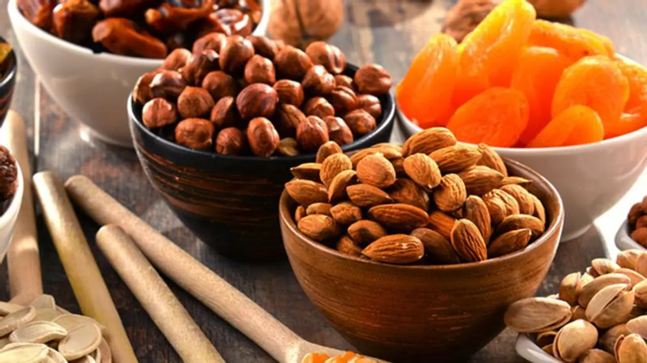 ഡ്രൈ ഫ്രൂട്ട്സ് സ്ഥിരമായി കഴിക്കുന്നവരാണോ? ഡ്രൈ ഫ്രൂട്ട്സ് സ്ഥിരമായി കഴിക്കുന്നവരാണോ?