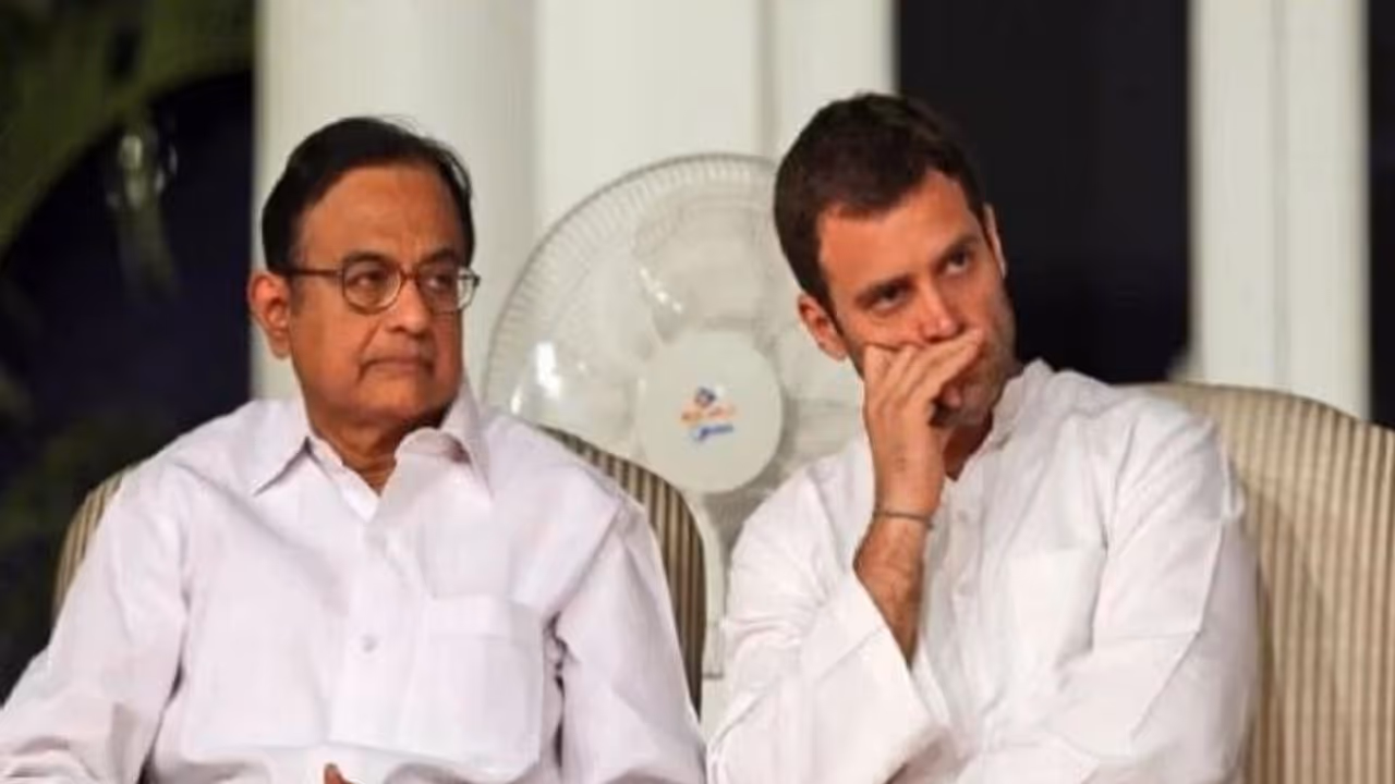 டெல்லி திஹார் சிறையில் ராகுல், பிரியங்கா... 3 மாதங்களுக்குப் பிறகு ப. சிதம்பரத்துடன் சந்திப்பு! டெல்லி திஹார் சிறையில் ராகுல், பிரியங்கா... 3 மாதங்களுக்குப் பிறகு ப. சிதம்பரத்துடன் சந்திப்பு!