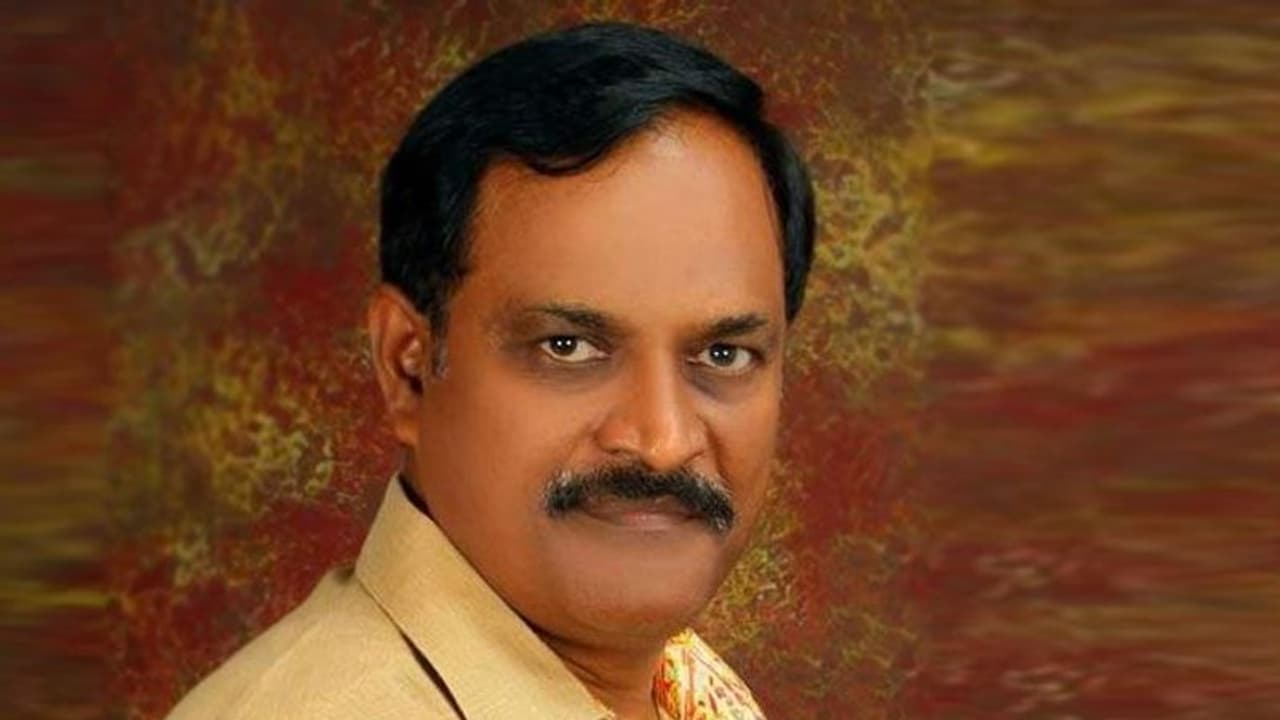 జగన్ పై దాడి కేసు: విచారణకు డుమ్మా, హర్షవర్ధన్ గాయబ్ జగన్ పై దాడి కేసు: విచారణకు డుమ్మా, హర్షవర్ధన్ గాయబ్