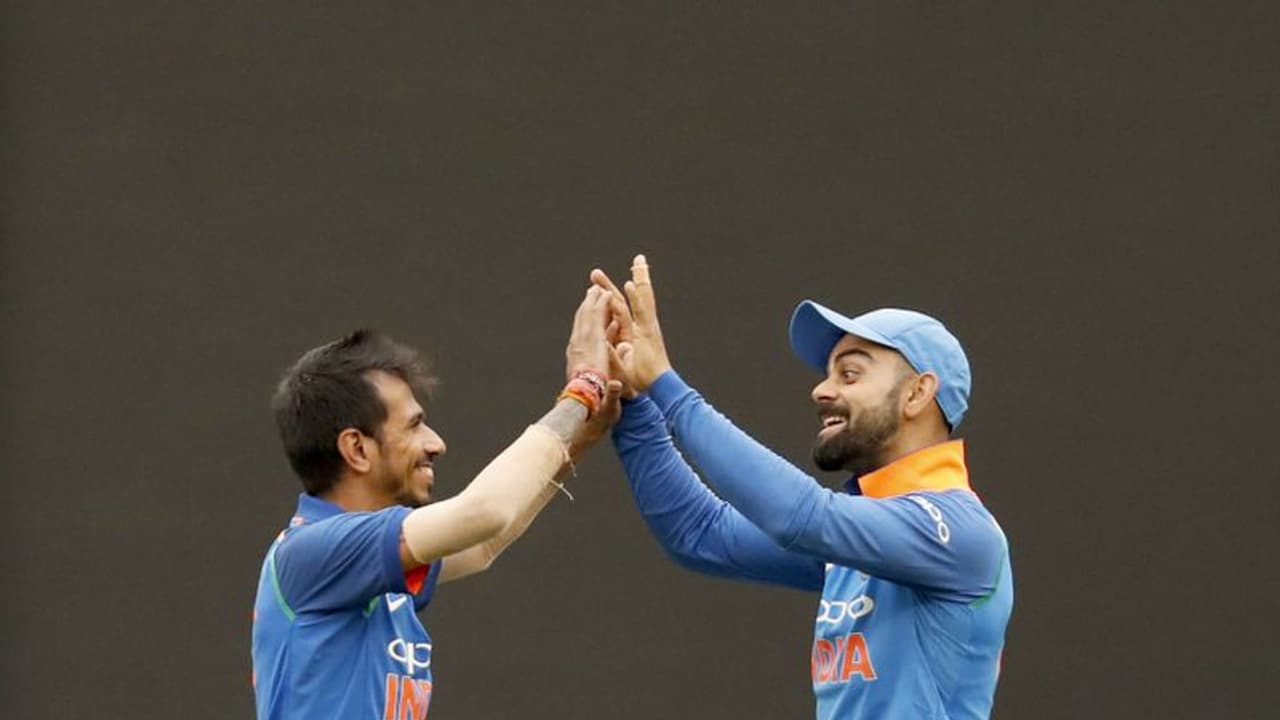 വിക്കറ്റില് 'ആറാടി' ചാഹല്; ആശാനെ പിന്നിലാക്കി ലോക റെക്കോര്ഡ് വിക്കറ്റില് 'ആറാടി' ചാഹല്; ആശാനെ പിന്നിലാക്കി ലോക റെക്കോര്ഡ്