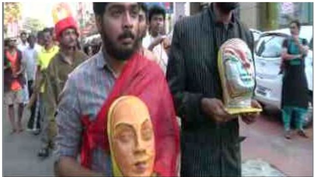 സഞ്ചരിക്കുന്ന നാടകവുമായി വിദ്യാർത്ഥികൾ ; നാടകോത്സവത്തിനൊരുങ്ങി തൃശ്ശൂർ സഞ്ചരിക്കുന്ന നാടകവുമായി വിദ്യാർത്ഥികൾ ; നാടകോത്സവത്തിനൊരുങ്ങി തൃശ്ശൂർ