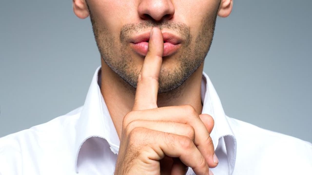 இந்த 5 ரகசியங்களை மறந்து கூட யார்கிட்டேயும் சொல்லிடாதீங்க..! கேலி கிண்டலுக்கு ஆளாகாதீங்க..! இந்த 5 ரகசியங்களை மறந்து கூட யார்கிட்டேயும் சொல்லிடாதீங்க..! கேலி கிண்டலுக்கு ஆளாகாதீங்க..!