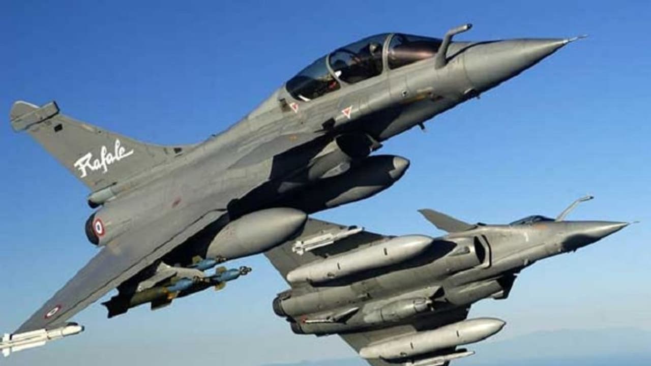 जानें क्या है भारतीय वायु सेना का इतिहास, जानें इस बार है  क्या खास