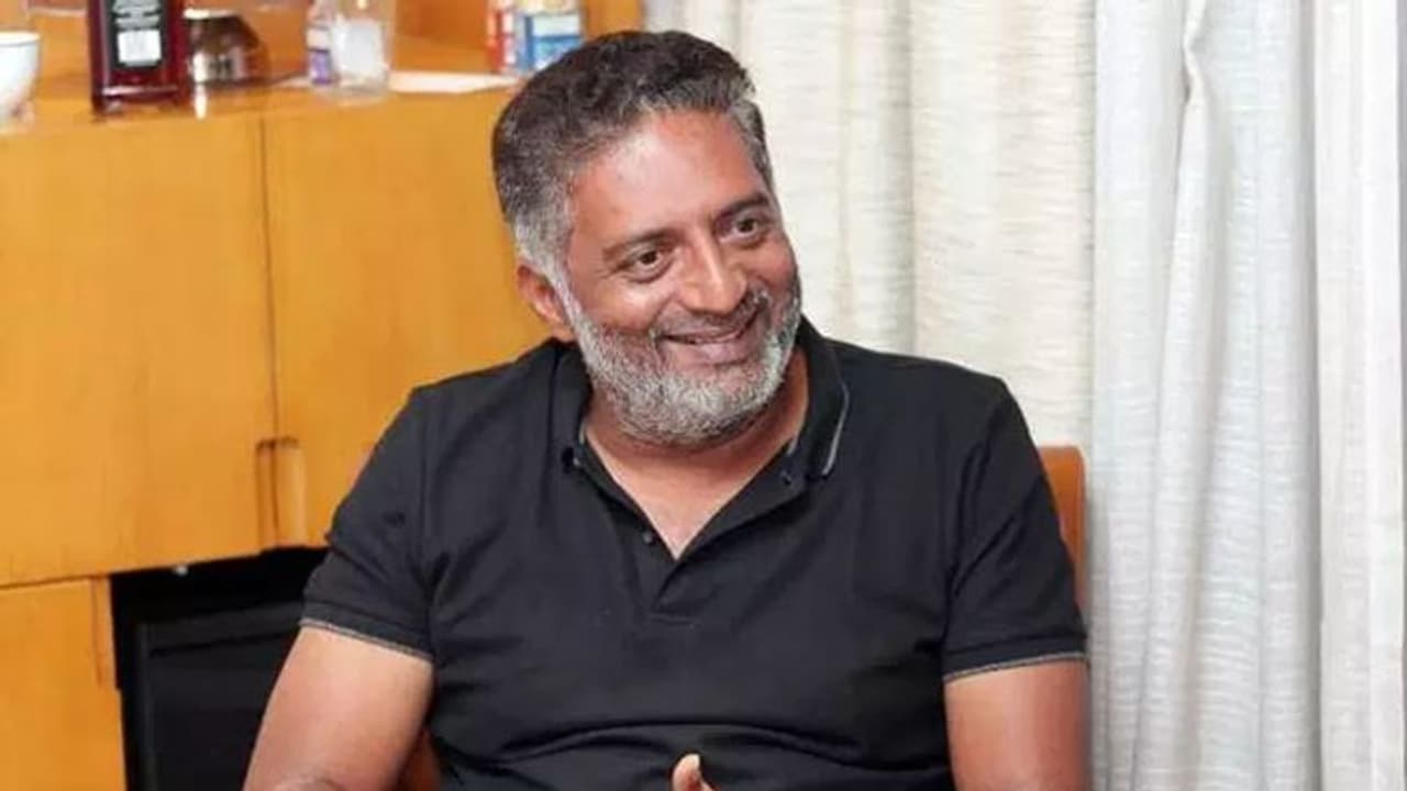 ഒരു രാഷ്ട്രീയ പാർട്ടിയിലും അംഗമാകില്ല; നിലപാട് വ്യക്തമാക്കി പ്രകാശ് രാജ് ഒരു രാഷ്ട്രീയ പാർട്ടിയിലും അംഗമാകില്ല; നിലപാട് വ്യക്തമാക്കി പ്രകാശ് രാജ്