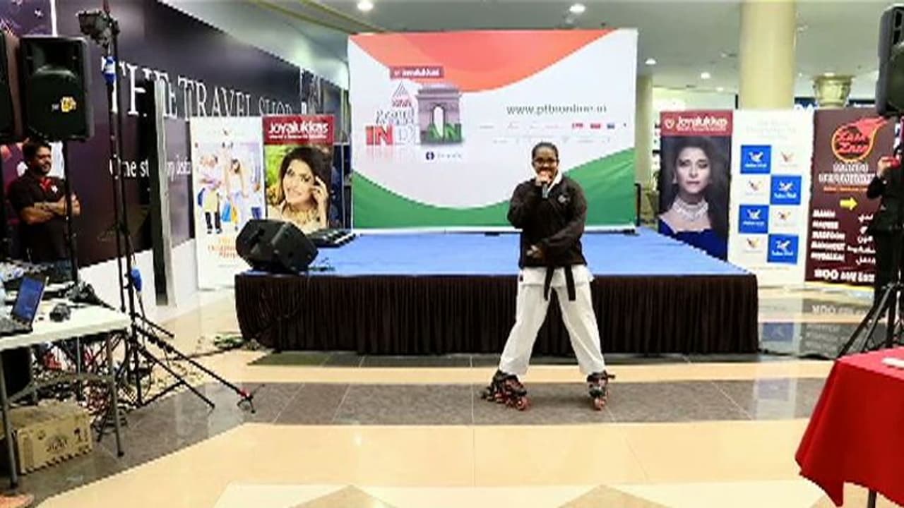 പ്രവാസികളിൽ ആവേശം വിതച്ച് പ്രൗഡ് ടു ബി ആൻ ഇന്ത്യൻ റോഡ് ഷോയ്ക്ക് കൊട്ടിക്കലാശം പ്രവാസികളിൽ ആവേശം വിതച്ച് പ്രൗഡ് ടു ബി ആൻ ഇന്ത്യൻ റോഡ് ഷോയ്ക്ക് കൊട്ടിക്കലാശം