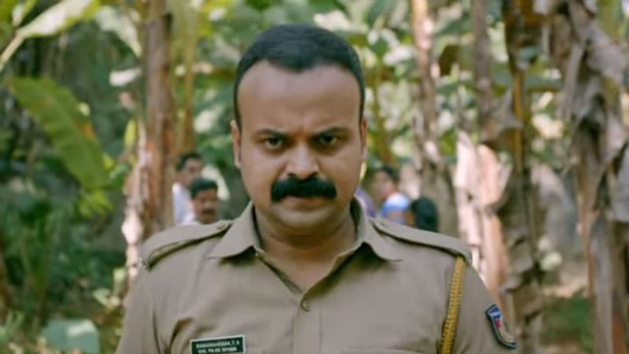 ആക്ഷനും കോമഡിയുമായി അള്ള് രാമചന്ദ്രൻ; ട്രെയിലര് ആക്ഷനും കോമഡിയുമായി അള്ള് രാമചന്ദ്രൻ; ട്രെയിലര്