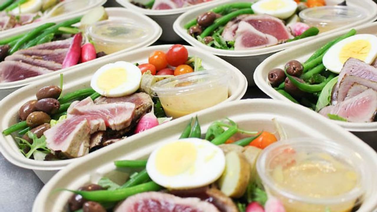 కరోనా కలకలం... ఒక్క విందుతో..26వేలమంది క్వారంటైన్ లో... కరోనా కలకలం... ఒక్క విందుతో..26వేలమంది క్వారంటైన్ లో...