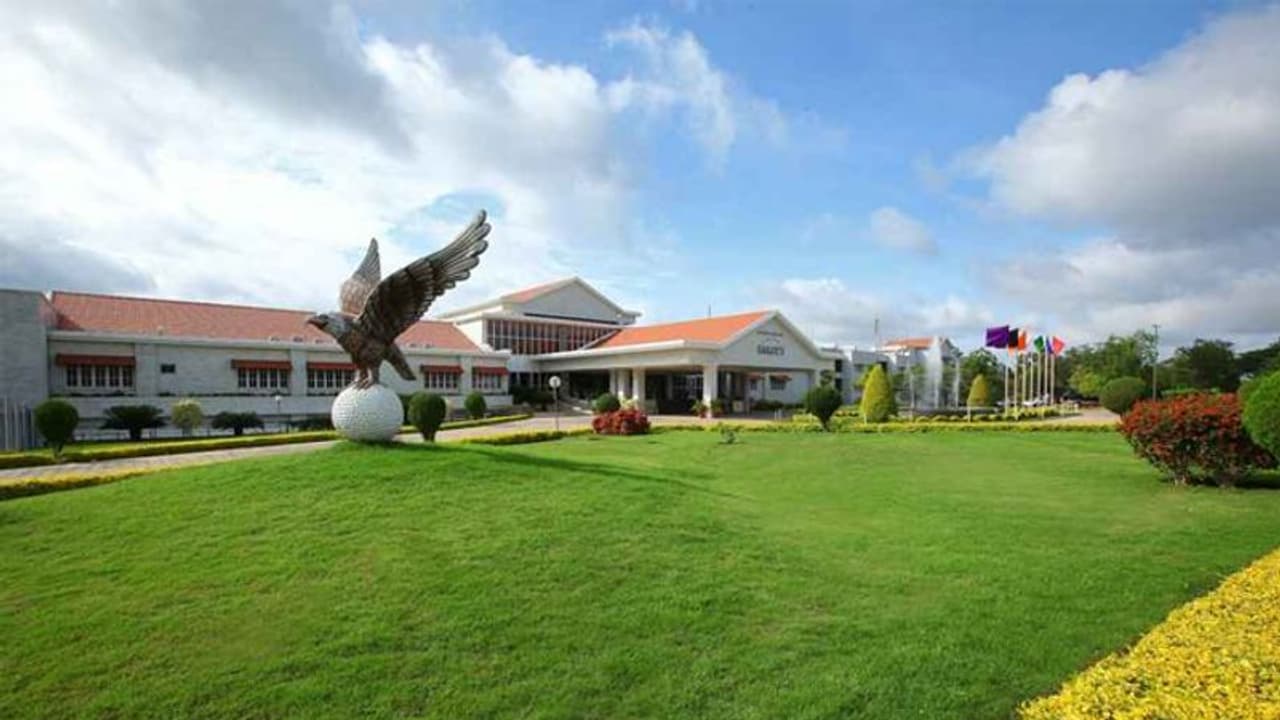 982 ಕೋಟಿ ರೂ. ವಂಚಿಸಿದ ರೆಸರ್ಟ್‌ನಲ್ಲಿ ಕಾಂಗ್ರೆಸ್ಸಿಗರು!