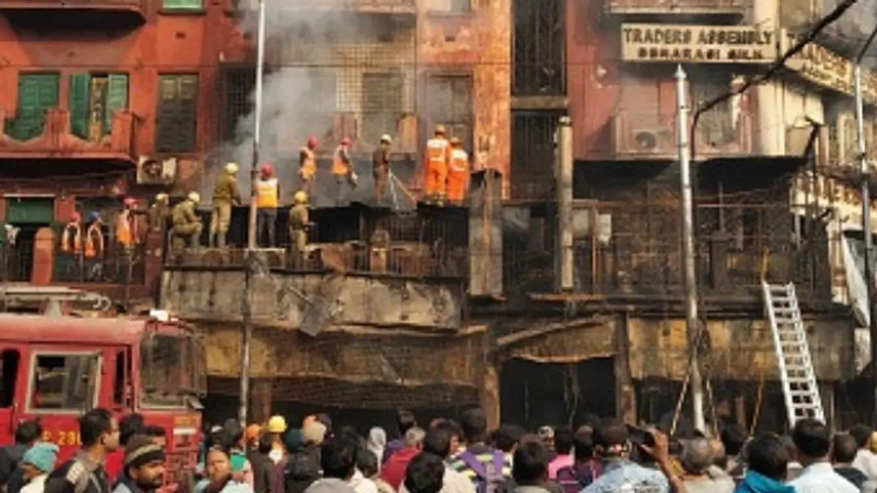Kolkata: Massive fire at city's age old saree emporium turns goods worth lakhs into ashes