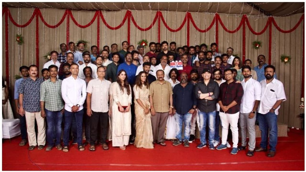 ஆரம்பமானது 'விஜய் 63 ' படப்பிடிப்பு! ஆரம்பமானது 'விஜய் 63 ' படப்பிடிப்பு!