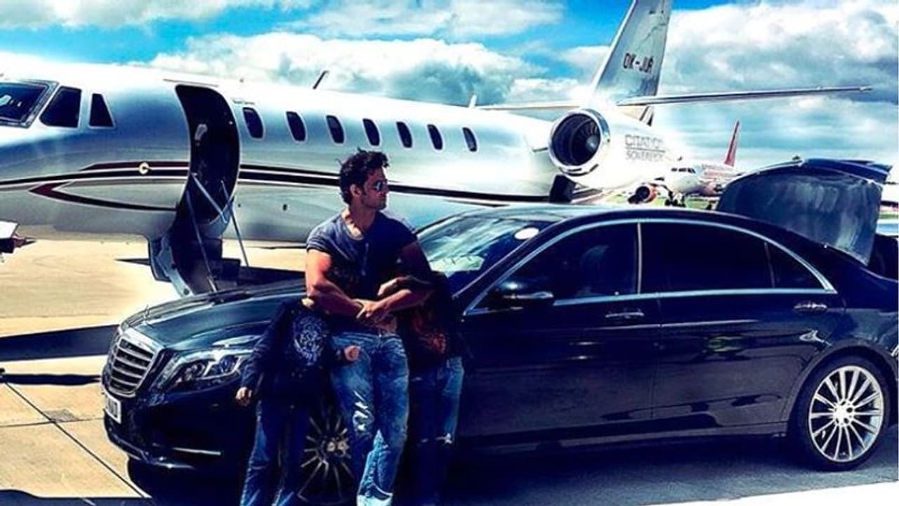 ಫೋರ್ಡ್ ಮಸ್ತಂಗ್ to ರೋಲ್ಸ್ ರಾಯ್ಸ್ ಹೃತಿಕ್ ಬಳಿ ಇದೆ ಅತ್ಯಂತ ದುಬಾರಿ ಕಾರು!