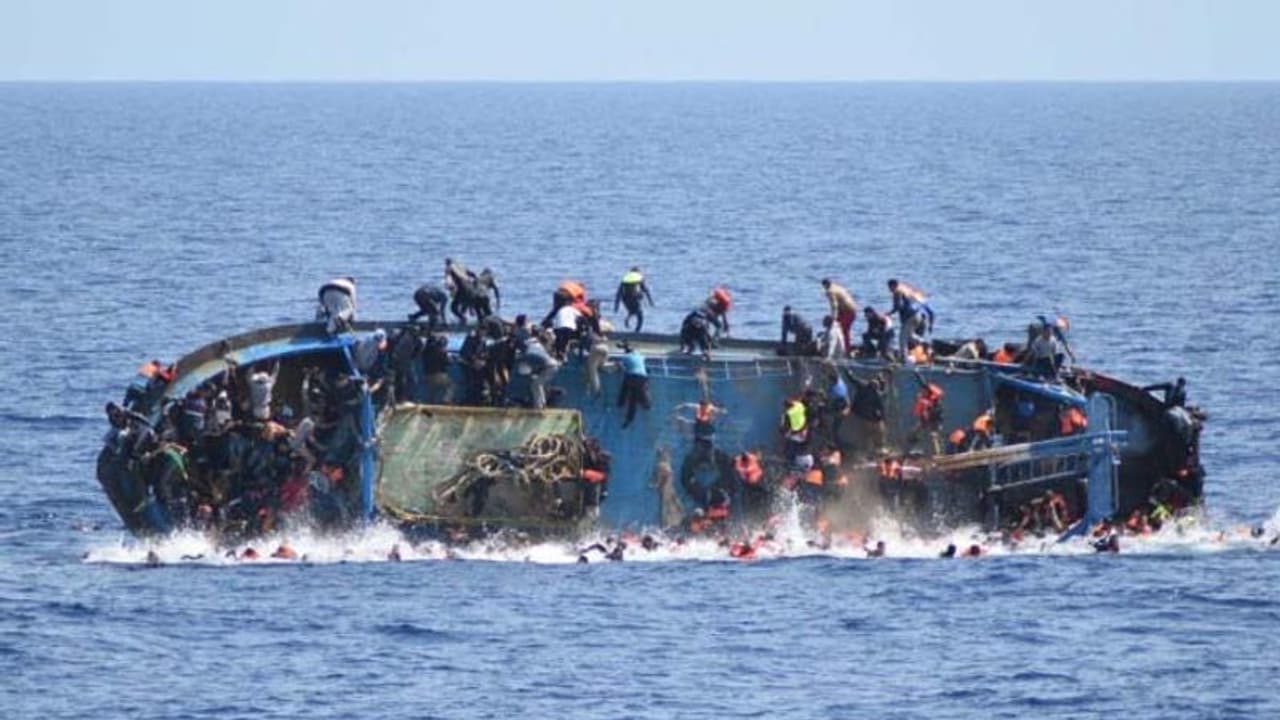 మధ్యదరా సముద్రంలో పడవల మునక.. 170 మంది జలసమాధి మధ్యదరా సముద్రంలో పడవల మునక.. 170 మంది జలసమాధి