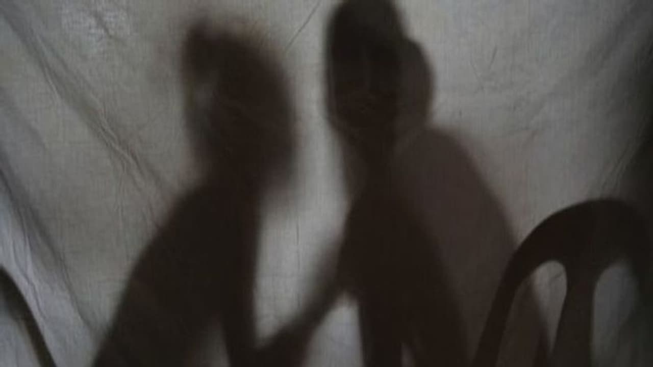 భర్తకు నిద్రమాత్రలిచ్చి హత్య.. స్మశానంలో బయటపడిన భార్య అక్రమ సంబంధం భర్తకు నిద్రమాత్రలిచ్చి హత్య.. స్మశానంలో బయటపడిన భార్య అక్రమ సంబంధం