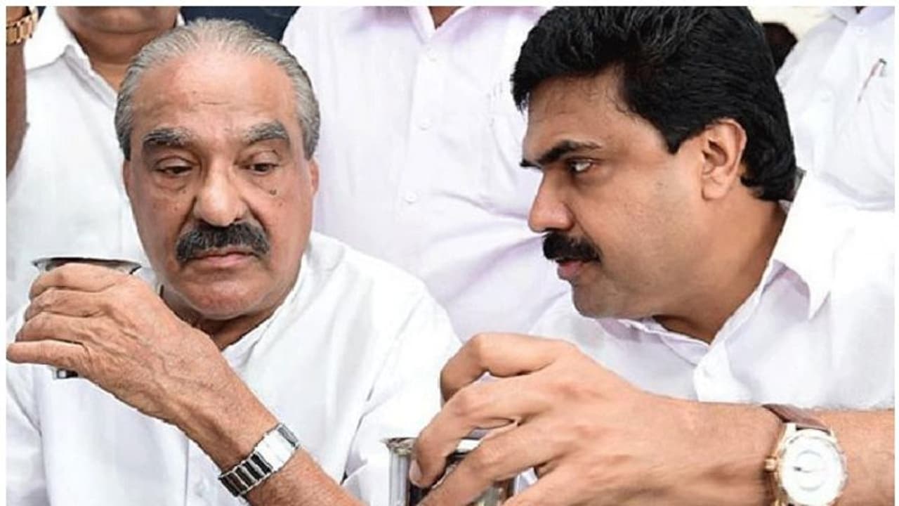 രണ്ട് സീറ്റ് വേണമെന്ന് ജോസ് കെ മാണി; കോൺഗ്രസുമായി ഉഭയകക്ഷി മൂന്നാം ഘട്ടചർച്ച നാളെ രണ്ട് സീറ്റ് വേണമെന്ന് ജോസ് കെ മാണി; കോൺഗ്രസുമായി ഉഭയകക്ഷി മൂന്നാം ഘട്ടചർച്ച നാളെ