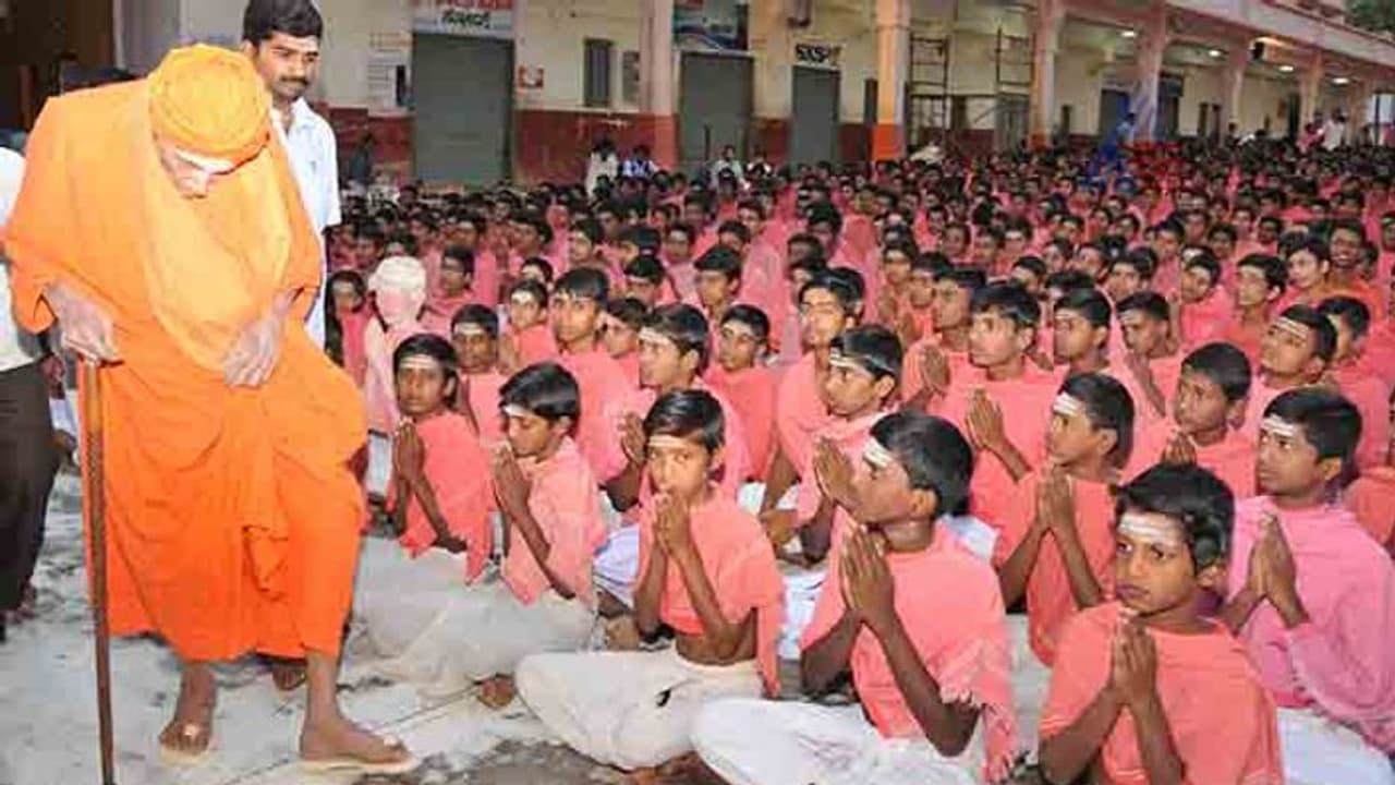 ಸಿದ್ದಗಂಗಾ ಶಿಕ್ಷಣ ಸಂಸ್ಥೆ, ಮಠಕ್ಕೆ 2021ನೇ ಸಾಲಿನ ಮಹಾತ್ಮ ಗಾಂಧಿ ಸೇವಾ ಪ್ರಶಸ್ತಿ