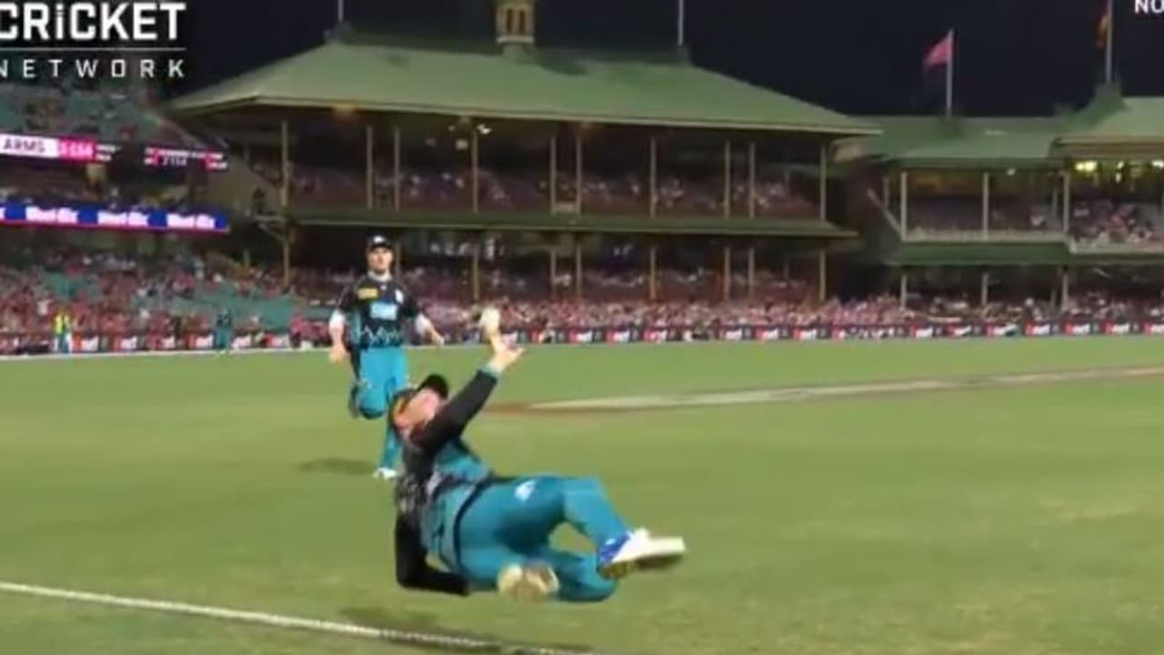 37 ವರ್ಷದ ಬ್ರೆಂಡೆನ್ ಮೆಕ್ಕಲಂ ಅದ್ಬುತ ಕ್ಯಾಚ್ ವಿಡಿಯೋ ವೈರಲ್!