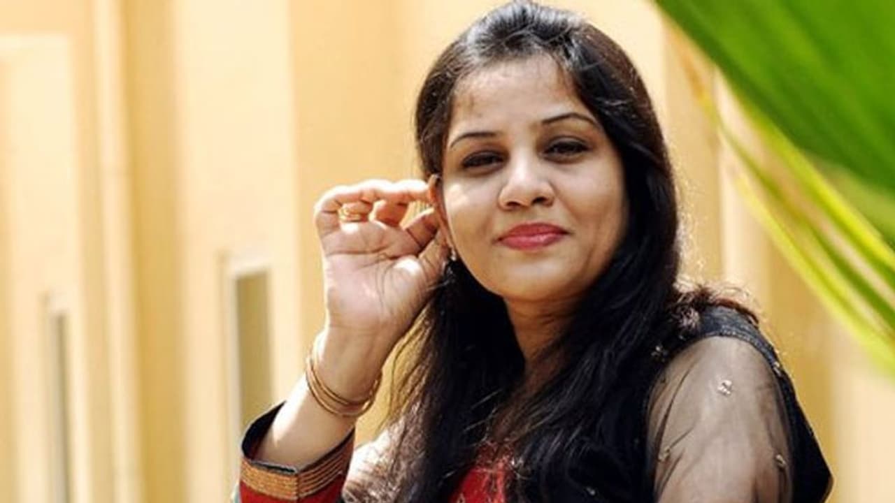 ரூபா ஐபிஎஸ் மீது வழக்கு... சசிகலா வழக்கறிஞர் அதிரடி! ரூபா ஐபிஎஸ் மீது வழக்கு... சசிகலா வழக்கறிஞர் அதிரடி!