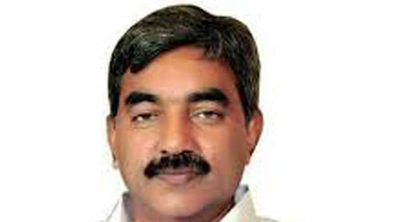 రివర్స్ టెండరింగ్ కాదు రిజర్వు టెండర్: మాజీమంత్రి ఆలపాటి రాజా ఫైర్ రివర్స్ టెండరింగ్ కాదు రిజర్వు టెండర్: మాజీమంత్రి ఆలపాటి రాజా ఫైర్