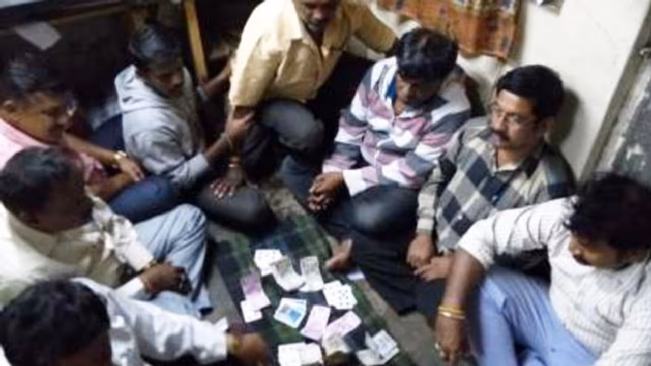 Eight arrested for gambling at Bengaluru outskirts, Rs 52,000 seized Eight arrested for gambling at Bengaluru outskirts, Rs 52,000 seized