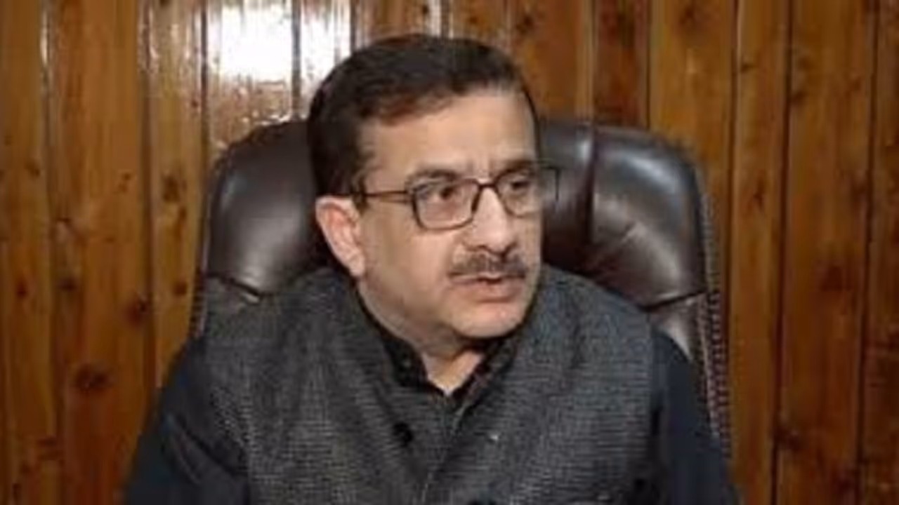 आखिर क्यों रिजवी ने दिया विवादास्पद बयान, कहा मदरसे बंद नहीं हुए तो !