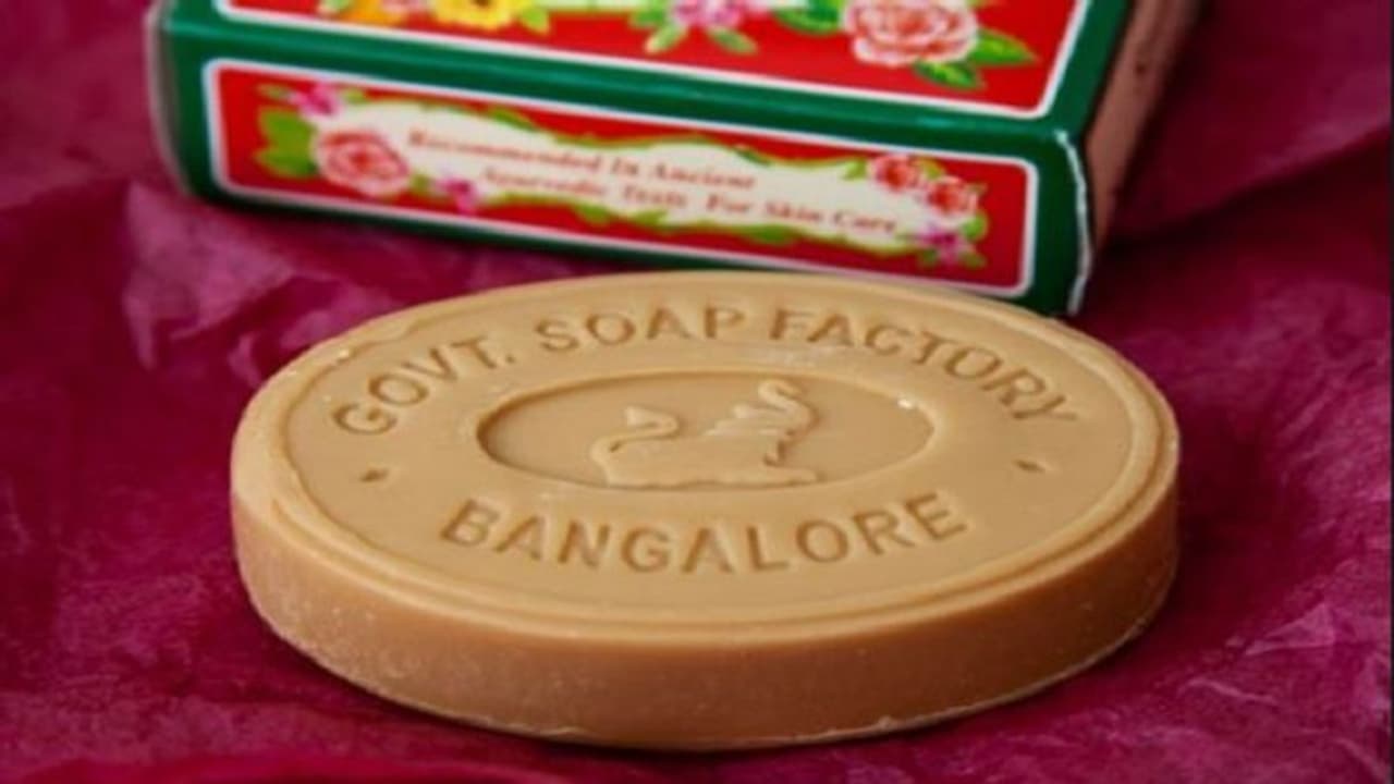 100 ವರ್ಷದಿಂದ ಮೈಸೂರು ಸ್ಯಾಂಡಲ್ ಸೋಪ್ ಭಾರತೀಯರ ಫೆವರಿಟ್! 100 ವರ್ಷದಿಂದ ಮೈಸೂರು ಸ್ಯಾಂಡಲ್ ಸೋಪ್ ಭಾರತೀಯರ ಫೆವರಿಟ್!