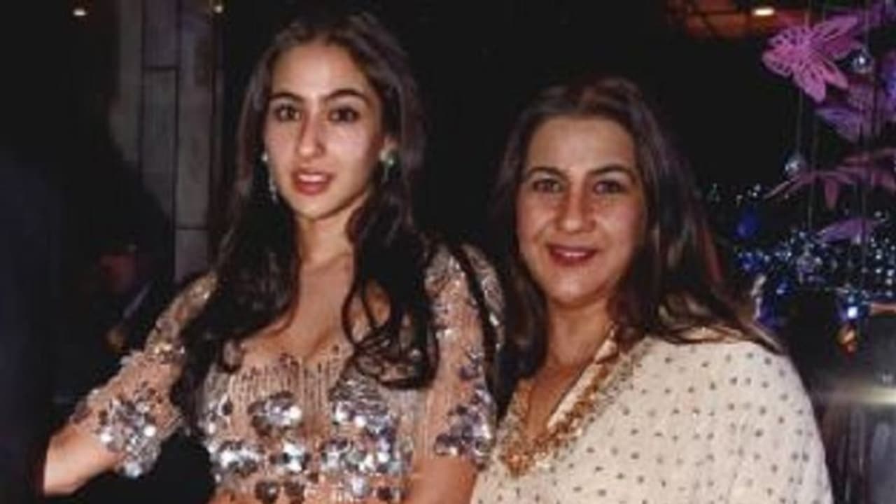 ಬಂಗಲೆ ಮೇಲೆ ಸಾರಾ ಅಮೃತ ಕಣ್ಣು: ದೂರು ದಾಖಲು! ಬಂಗಲೆ ಮೇಲೆ ಸಾರಾ ಅಮೃತ ಕಣ್ಣು: ದೂರು ದಾಖಲು!