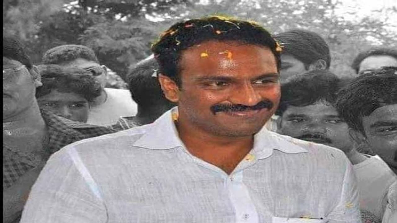 బెజవాడలో చంద్రబాబుకు షాక్: బిజెపిలోకి వంగవీటి రాధా? బెజవాడలో చంద్రబాబుకు షాక్: బిజెపిలోకి వంగవీటి రాధా?