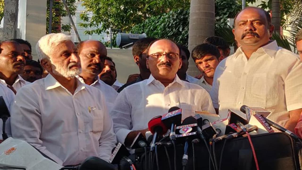 ఆ నియోజకవర్గంలో టీడీపీకి అభ్యర్థులు కరువు ఆ నియోజకవర్గంలో టీడీపీకి అభ్యర్థులు కరువు