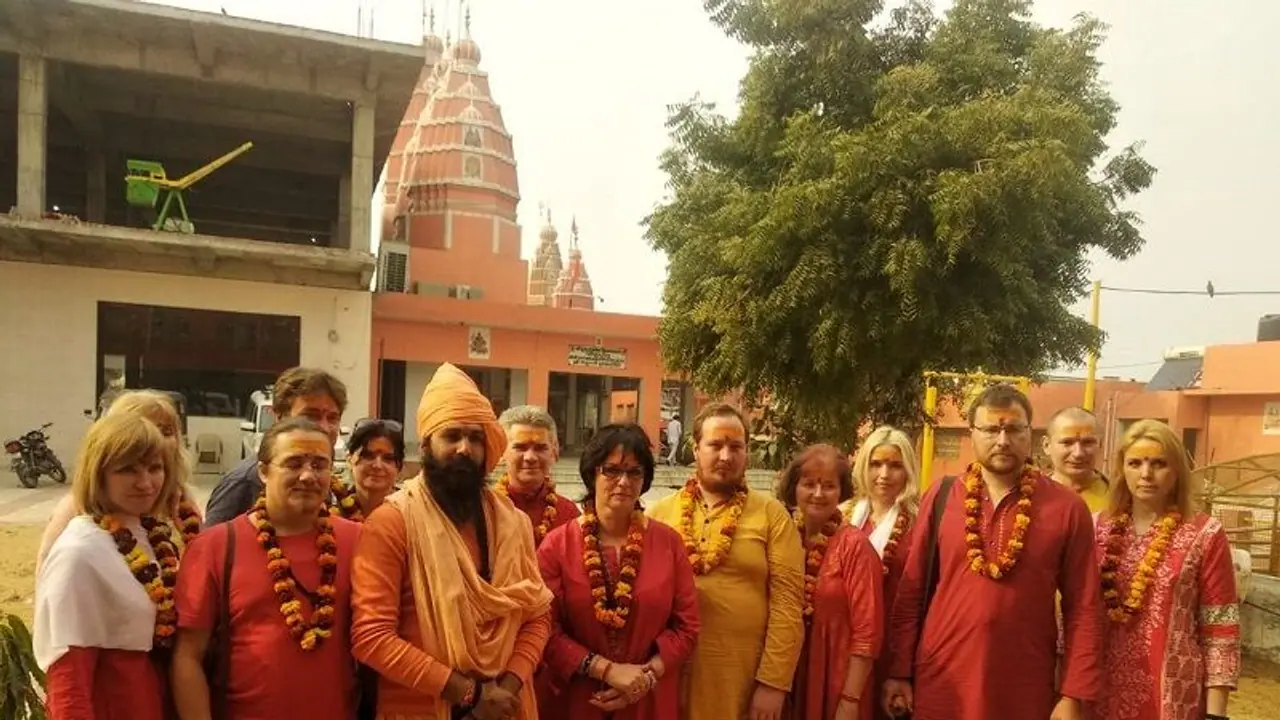 रूस से आये 13 यहूदियों ने अपनाया हिन्दू धर्म, विदेशों में करेंगे हिंदू धर्म का प्रचार