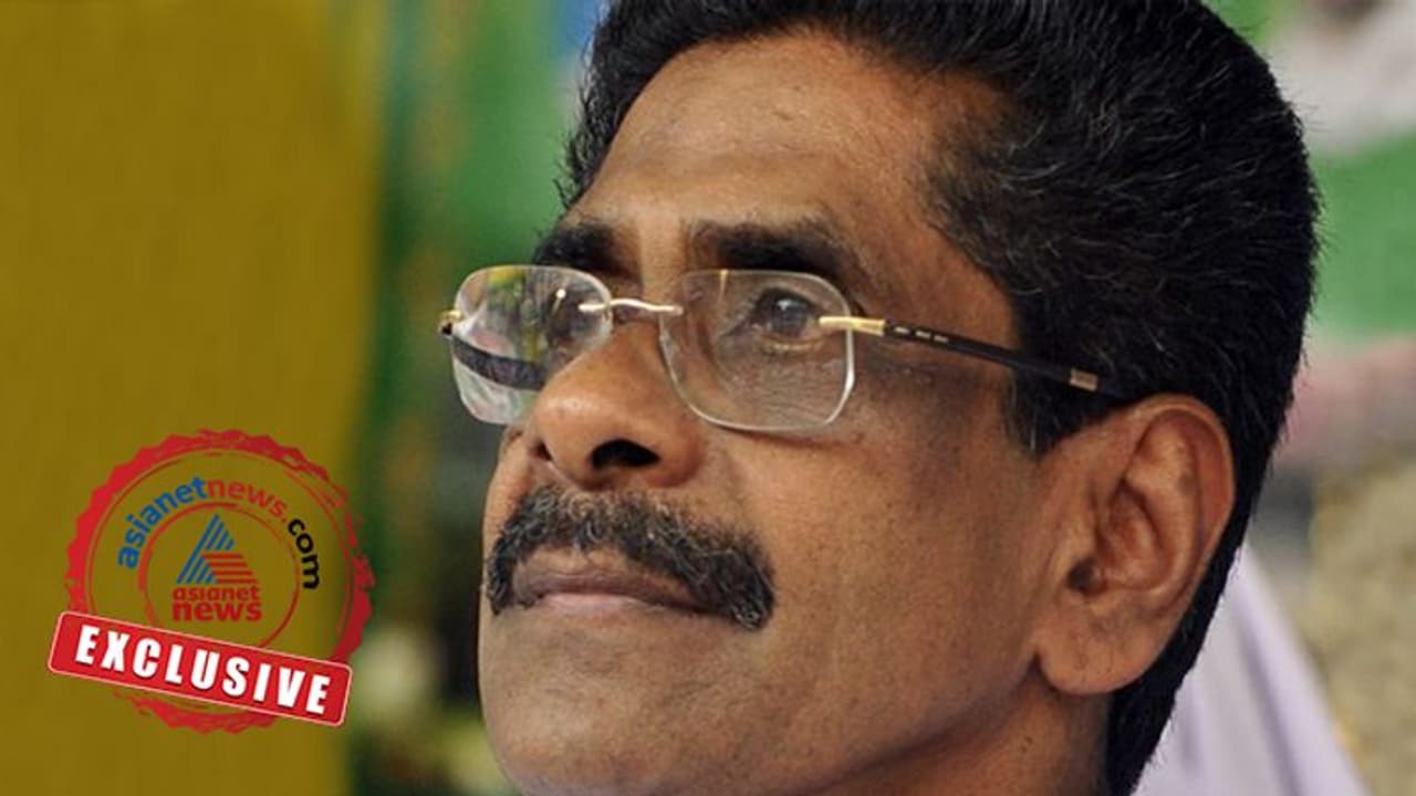 ഉമ്മന് ചാണ്ടി മത്സരിക്കണം, വടകരയിലേക്ക് ഇനിയില്ല: മുല്ലപ്പള്ളി ഉമ്മന് ചാണ്ടി മത്സരിക്കണം, വടകരയിലേക്ക് ഇനിയില്ല: മുല്ലപ്പള്ളി