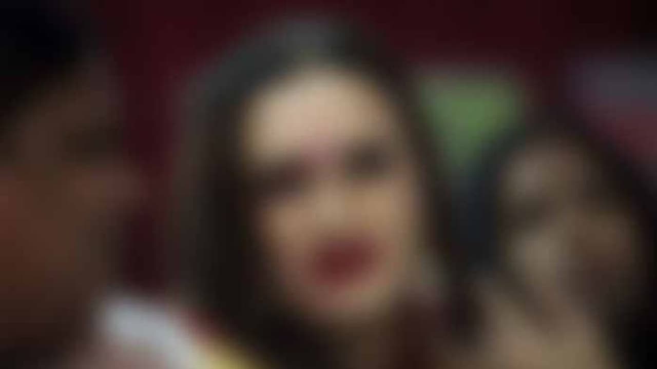 நகை திருட்டில் சிக்கிய 25 வயது இளம் நடிகை! துருவி துருவி விசாரணை செய்யும் போலீஸ்!