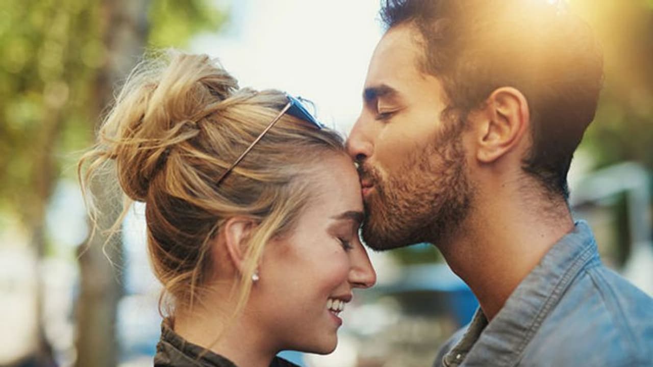 പ്രണയിക്കുന്നയാളെ ഇടയ്ക്കിടെ ഓര്ക്കുമ്പോള് നിങ്ങള്ക്ക് സംഭവിക്കുന്നത്... പ്രണയിക്കുന്നയാളെ ഇടയ്ക്കിടെ ഓര്ക്കുമ്പോള് നിങ്ങള്ക്ക് സംഭവിക്കുന്നത്...