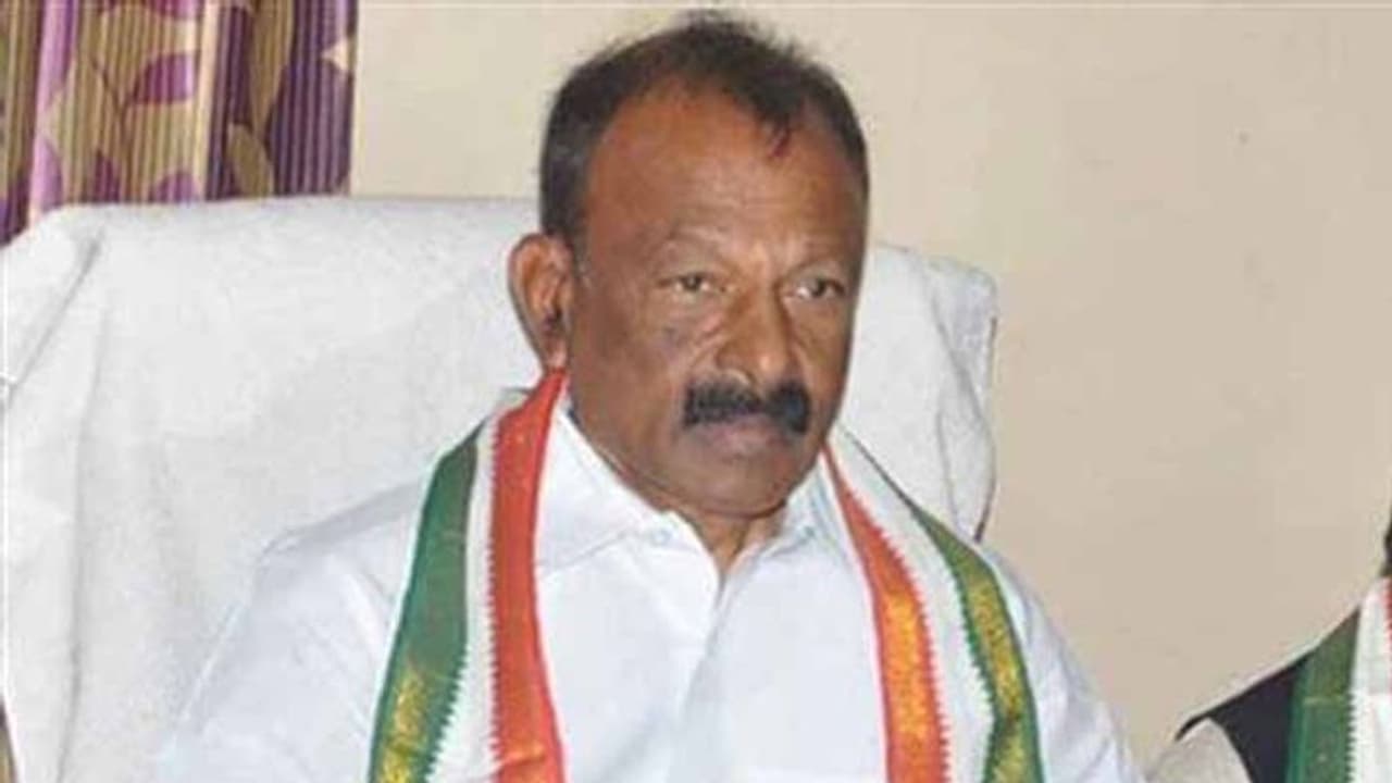 ఏపీలో టీడీపీతో పొత్తు ఉండదు, చిరు ప్రచారం చేస్తారు: రఘువీరా ఏపీలో టీడీపీతో పొత్తు ఉండదు, చిరు ప్రచారం చేస్తారు: రఘువీరా