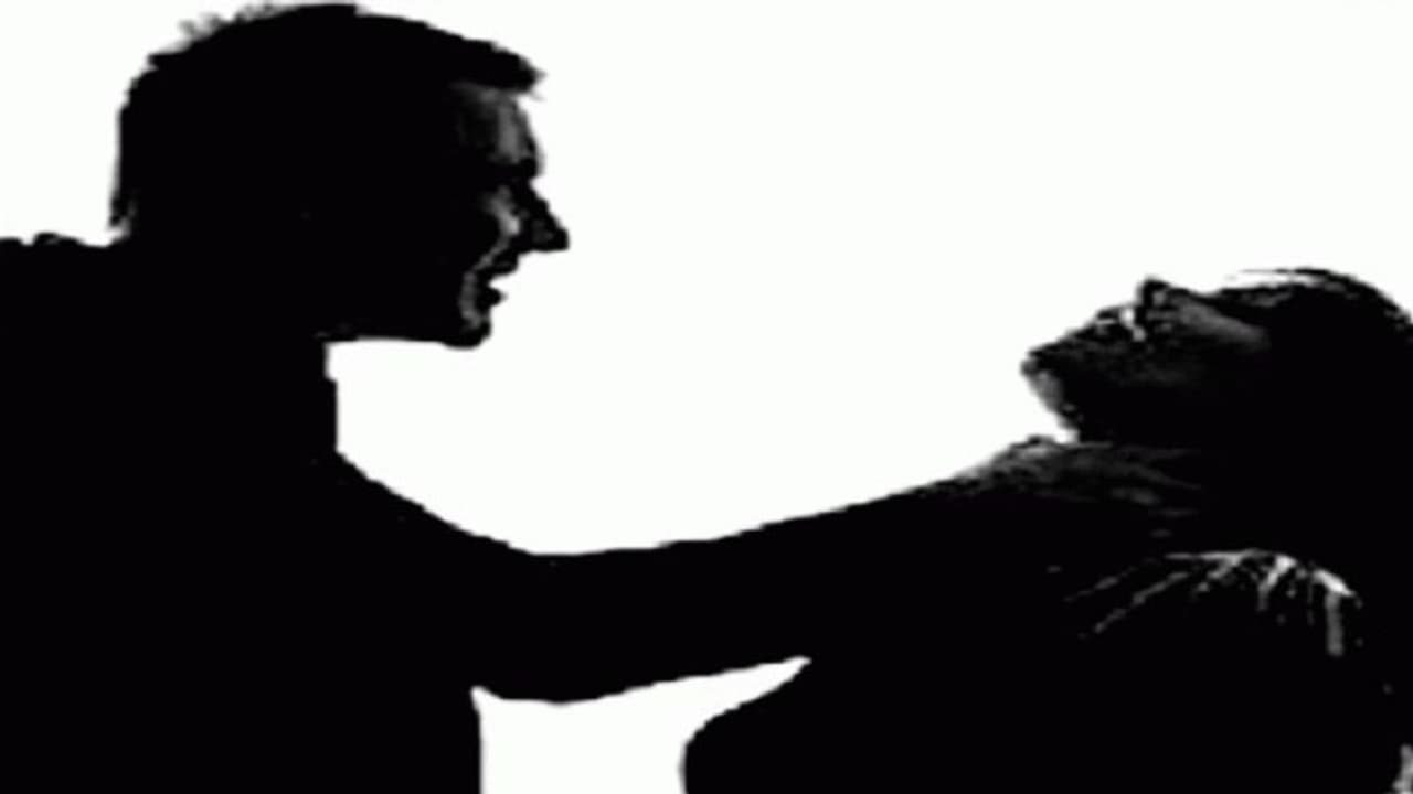 ஆண் குழந்தை பெற்றுக்கொடுக்கமுடியாத 'நீ இருப்பதை விட சாவதே மேல்' கர்ப்பணி மனைவியை அடித்துக்கொன்ற கணவன்.!! ஆண் குழந்தை பெற்றுக்கொடுக்கமுடியாத 'நீ இருப்பதை விட சாவதே மேல்' கர்ப்பணி மனைவியை அடித்துக்கொன்ற கணவன்.!!