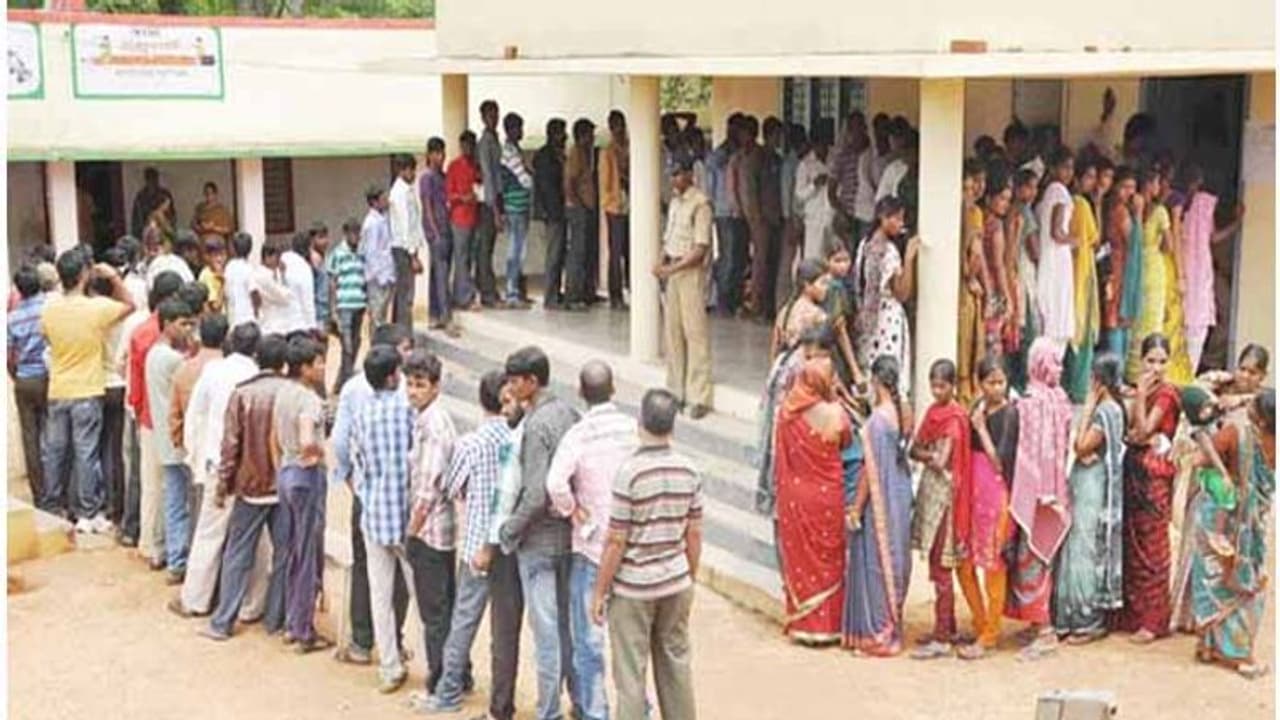 ప్రారంభమైన రెండో విడత పంచాయతీ పోలింగ్ ప్రారంభమైన రెండో విడత పంచాయతీ పోలింగ్