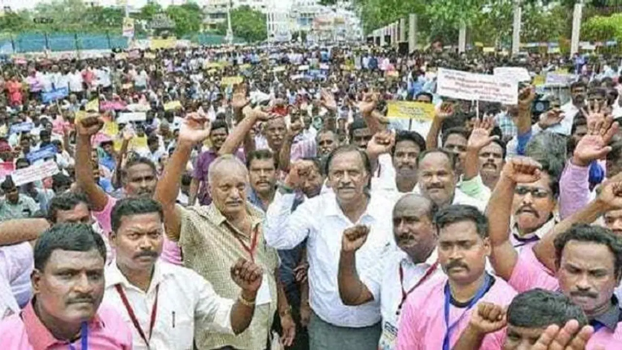 ஆசிரியர்கள் உச்சகட்ட மன உளைச்சலில் இருக்கிறோம்...!! உடனே இடமாறுதல் கலந்தாய்வை நடத்துங்க, பள்ளிகல்வித்துறைக்கு கோரிக்கை...!!