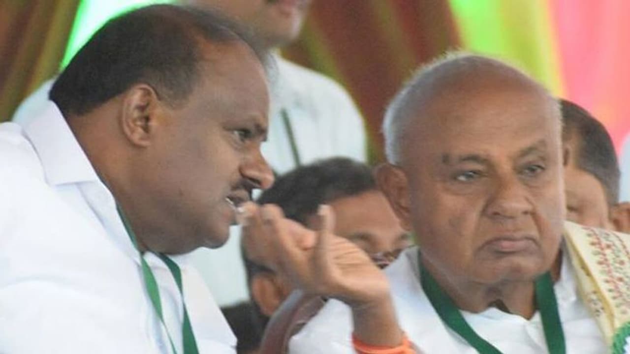 ಅಧಿವೇಶನಕ್ಕೆ ಆಬ್ಸೆಂಟ್: ಕೈ ಎತ್ತಿದ JDS ಶಾಸಕ ಅಧಿವೇಶನಕ್ಕೆ ಆಬ್ಸೆಂಟ್: ಕೈ ಎತ್ತಿದ JDS ಶಾಸಕ