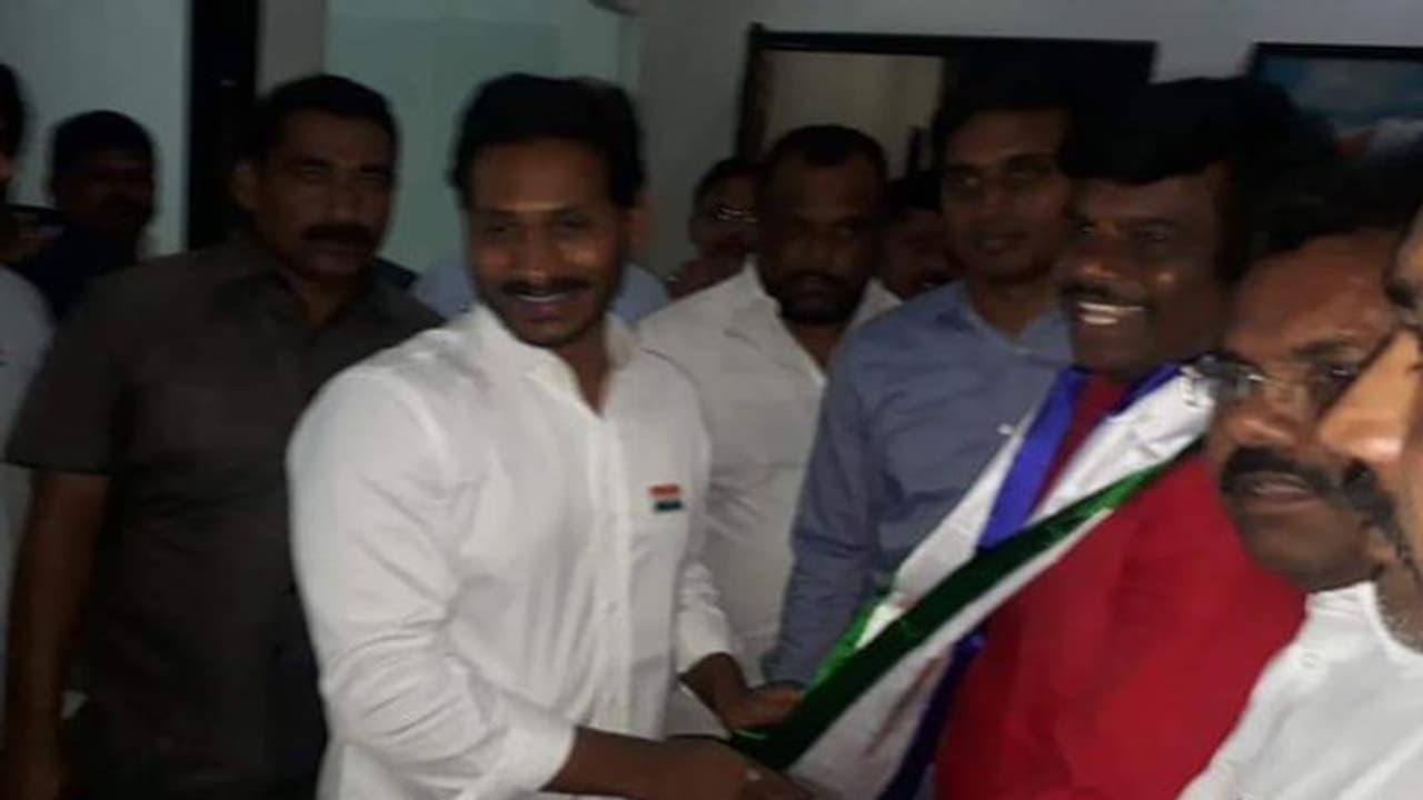 జెసికి సవాల్ విసిరిన గోరంట్ల మాధవ్ కు వైసిపిలో కీలక పదవి జెసికి సవాల్ విసిరిన గోరంట్ల మాధవ్ కు వైసిపిలో కీలక పదవి