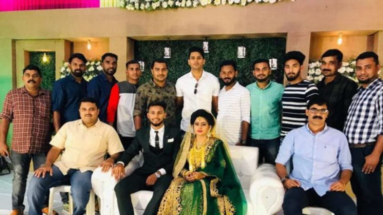 കല്യാണരാത്രി സെവന്സ് കളിക്കാന് പോയ റിദ്വാനെ ഒന്നു കാണണമെന്ന് കായികമന്ത്രി കല്യാണരാത്രി സെവന്സ് കളിക്കാന് പോയ റിദ്വാനെ ഒന്നു കാണണമെന്ന് കായികമന്ത്രി