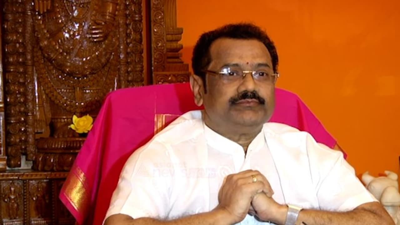 అర్జున్ రెడ్డిని మించేలా అట.. చిన్నికృష్ణ ట్రాక్ లోకి వచ్చాడుగా! అర్జున్ రెడ్డిని మించేలా అట.. చిన్నికృష్ణ ట్రాక్ లోకి వచ్చాడుగా!