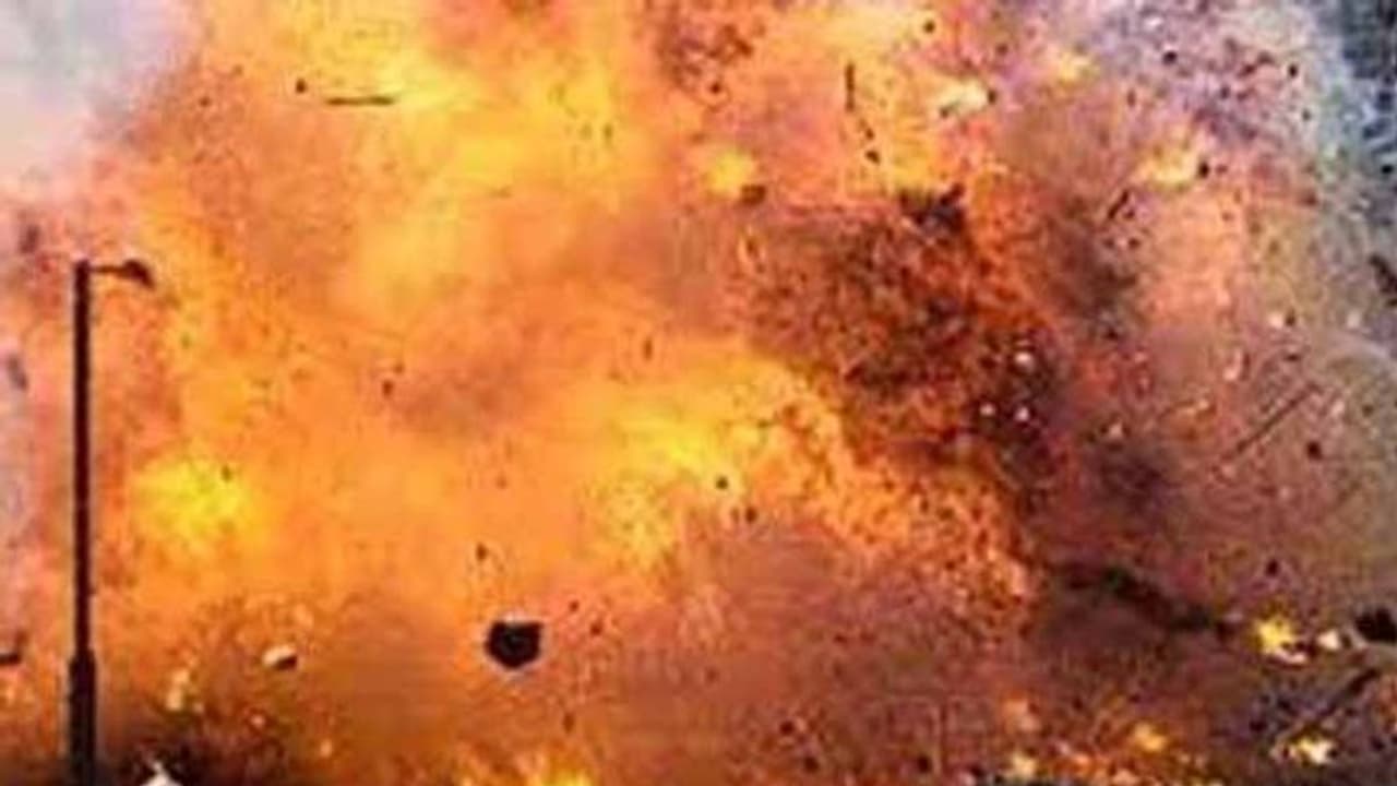 ఫీలిప్పిన్స్లో వరుస బాంబు పేలుళ్లు.. 19 మంది దుర్మణం ఫీలిప్పిన్స్లో వరుస బాంబు పేలుళ్లు.. 19 మంది దుర్మణం