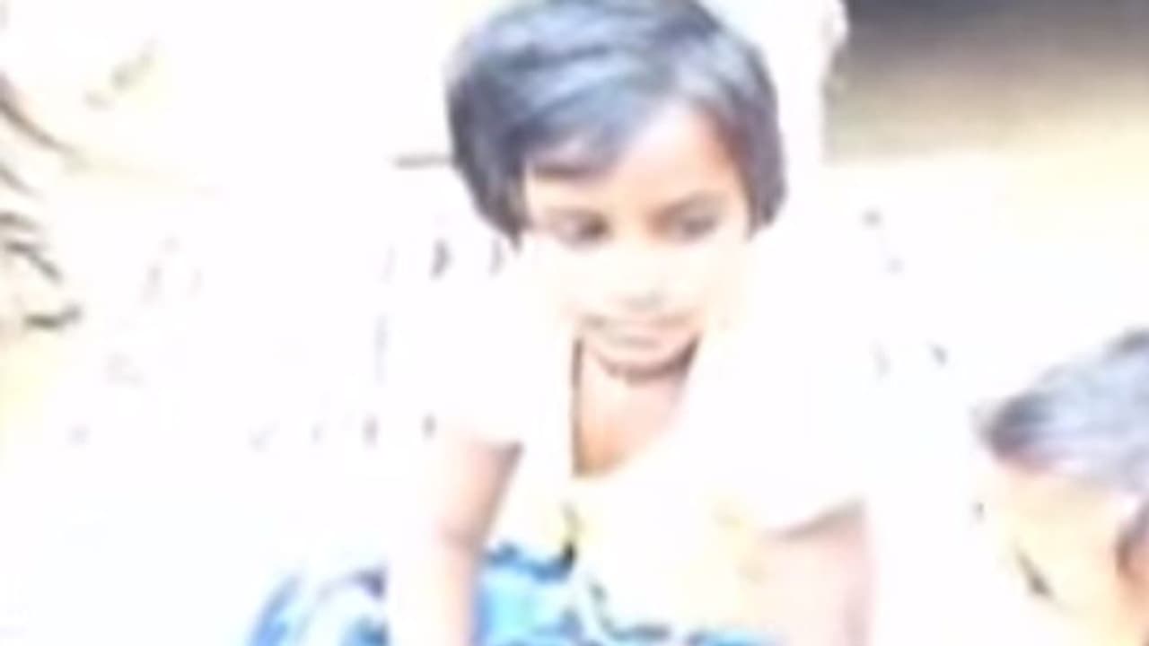 24 గంటల్లోనే చిన్నారి కీర్తనను రక్షించిన పోలీసులు 24 గంటల్లోనే చిన్నారి కీర్తనను రక్షించిన పోలీసులు