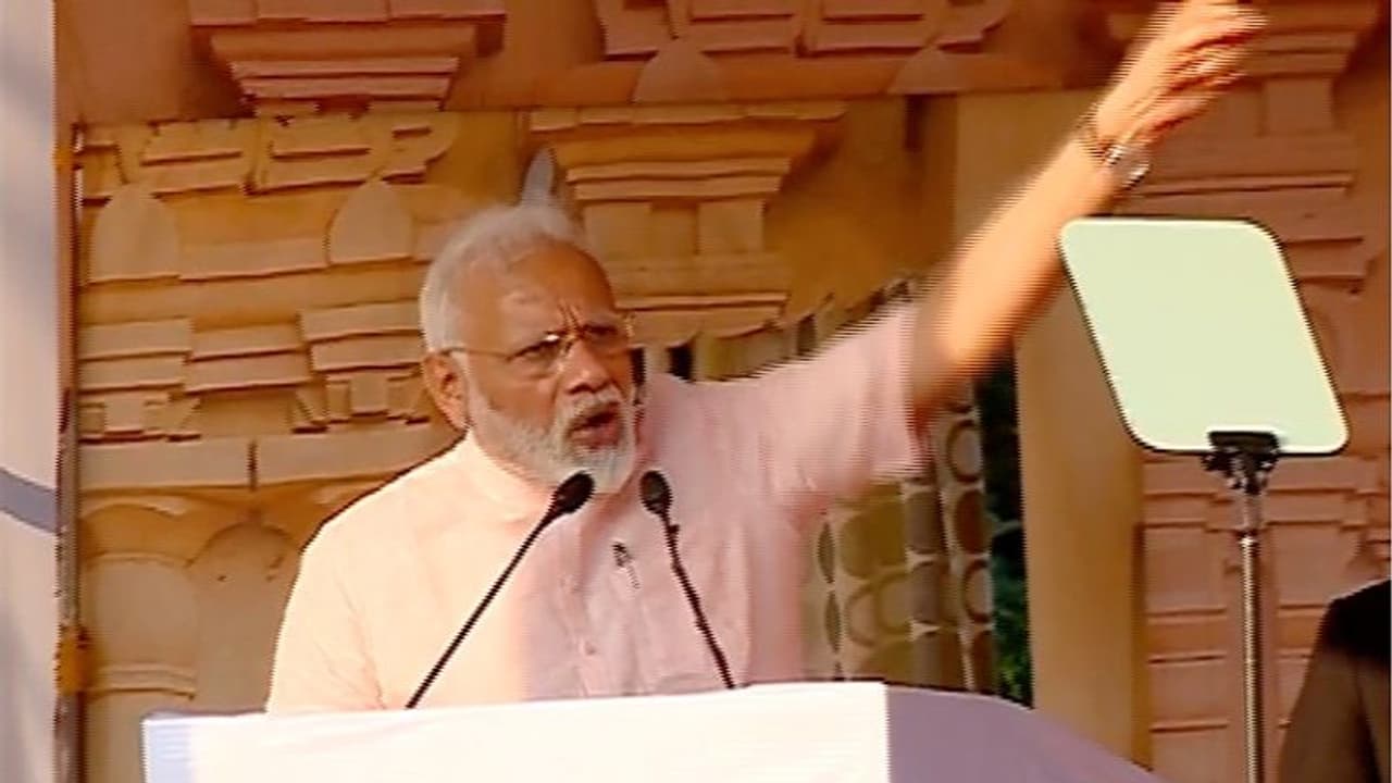 ആക്രമിച്ചോളൂ, അഴിമതിക്കാരനെന്ന് വിളിക്കരുതെന്ന് മോദി ആക്രമിച്ചോളൂ, അഴിമതിക്കാരനെന്ന് വിളിക്കരുതെന്ന് മോദി