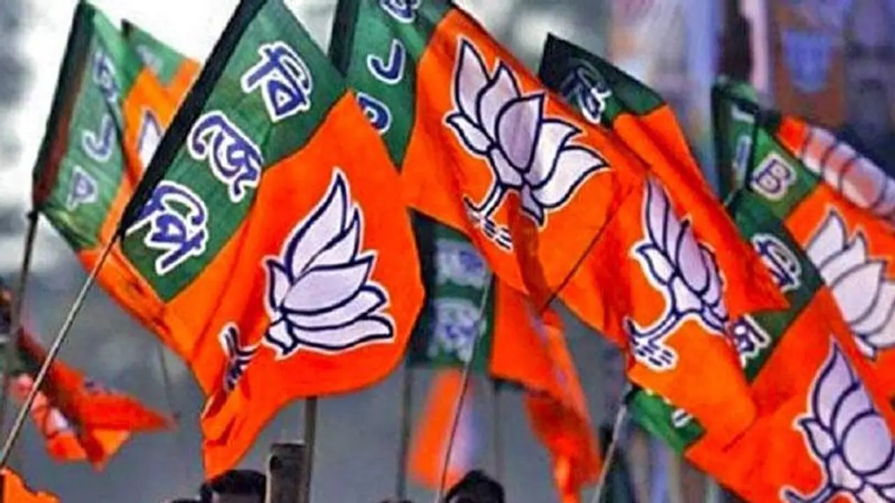 After mass exodus of more than 50 councillors from TMC, 17 from GJM join BJP in Bengal