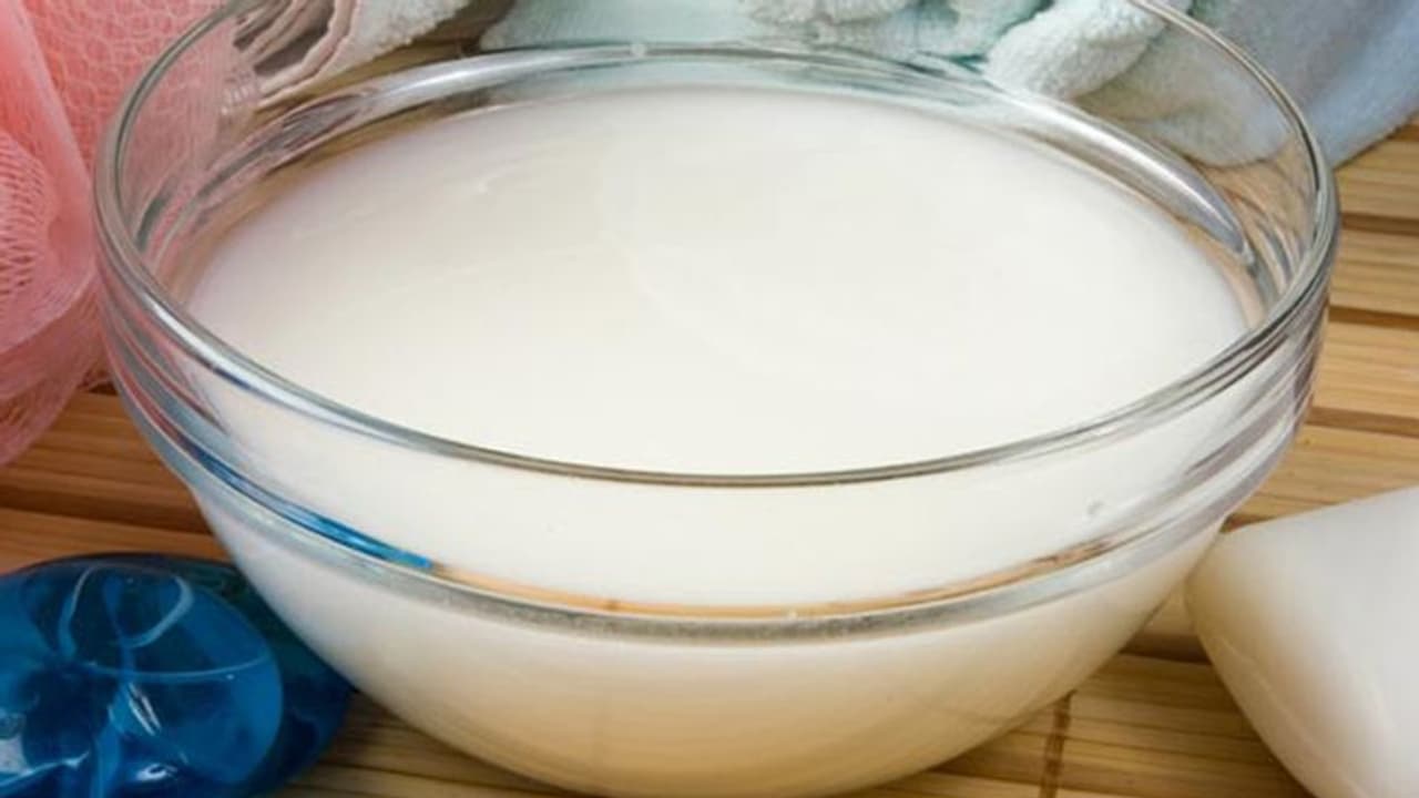 ত্বকের সমস্যা থেকে গার্ডেনিং, সবেতেই ম্যাজিক দেখাবে ভাতের ফ্যান ত্বকের সমস্যা থেকে গার্ডেনিং, সবেতেই ম্যাজিক দেখাবে ভাতের ফ্যান